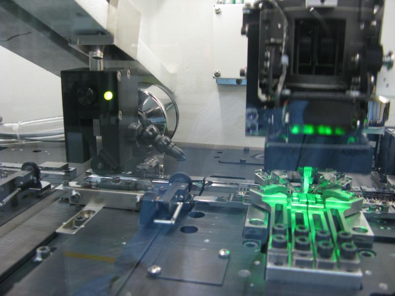 Cleaning Head Mounted on an Orthodyne 7200 Wire Bonder